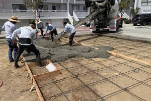 All hands on deck – section (1) concrete pour